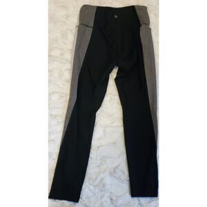Yogo Athletics Women's Black and White Workout Capri Leggings Size Small